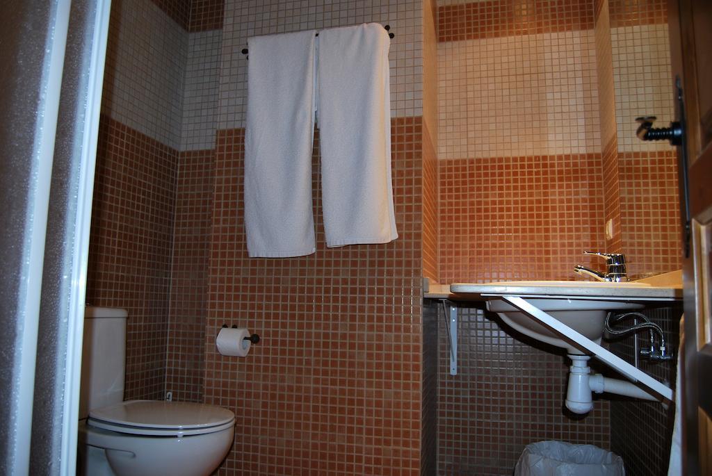 Hotel La Piedra Del Mediodia Cirat Zimmer foto